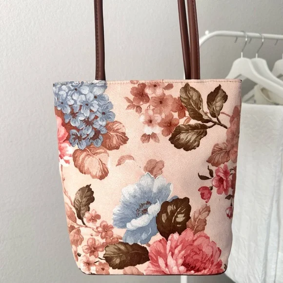 Vintage Floral Beaded Tote Bag - Picture 8 of 17